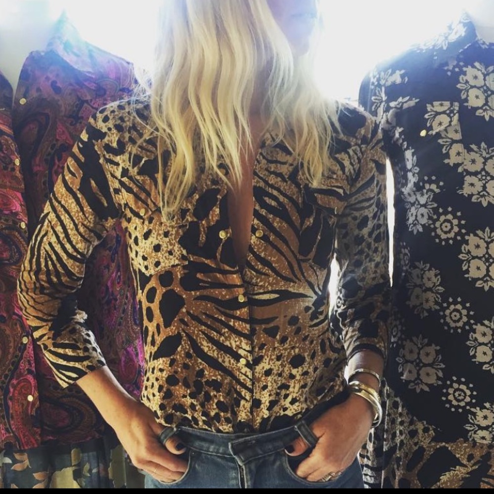 Novella Royale Button up Blouse in Brown Budapest